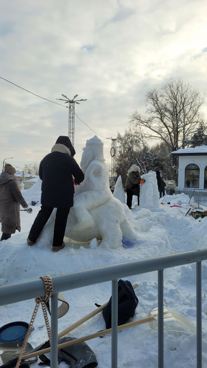 Фестиваль-конкурс снежно-ледовых скульптур «Кострома — зимняя сказка»
