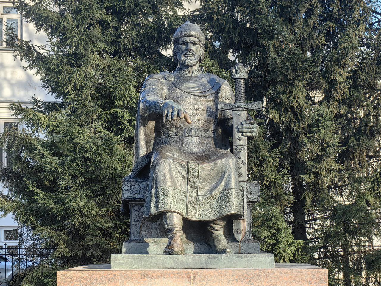 Памятник Юрию Долгорукому