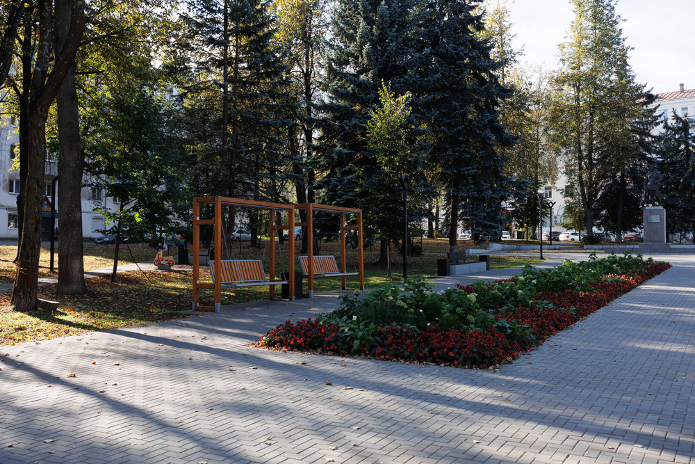 Сквер у памятника Якову Свердлову