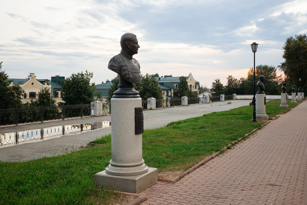 Аллея героев