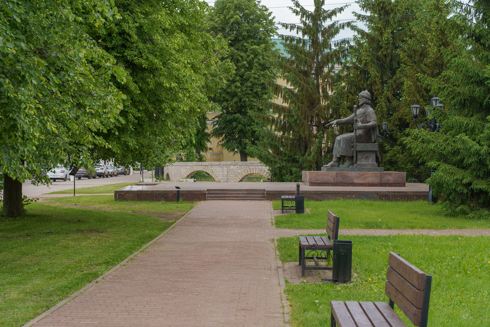 Памятник Юрию Долгорукому